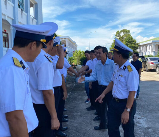 Hội Bảo vệ Thiên nhiên và Môi trường TP. HCM ghé thăm và làm việc tại Lữ đoàn 681 Vùng 2 Hải Quân (TP Phan Thiết, tỉnh Bình Thuận)