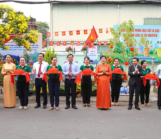 DAT Group bàn giao hệ thống đèn năng lượng mặt trời, góp phần phát triển đô thị bền vững tại TP.HCM