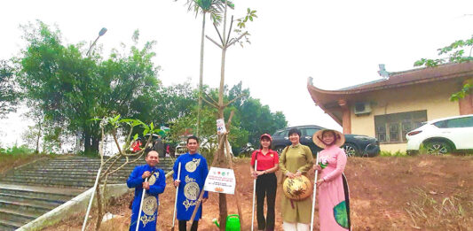 Hội Bảo vệ Thiên nhiên và Môi trường TP.HCM gieo mầm xanh nơi đất Tổ Đền Hùng