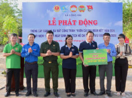 Xã Long Hải phát động trồng cây xanh và ra mắt công trình “Vườn cây Đại đoàn kết”