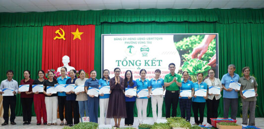 Phường Vũng Tàu tổng kết chương trình tập huấn ủ phân hữu cơ compost và trồng rau sạch tại nhà