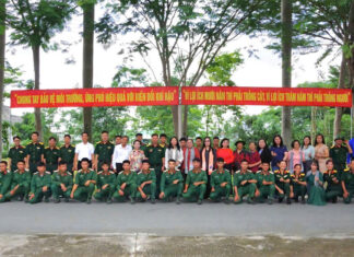 Hội Nữ trí thức TP.HCM và Hội Bảo vệ Thiên nhiên và Môi trường TP.HCM phối hợp trao tặng 5.000 cây giống và quà an sinh tại Kho K75
